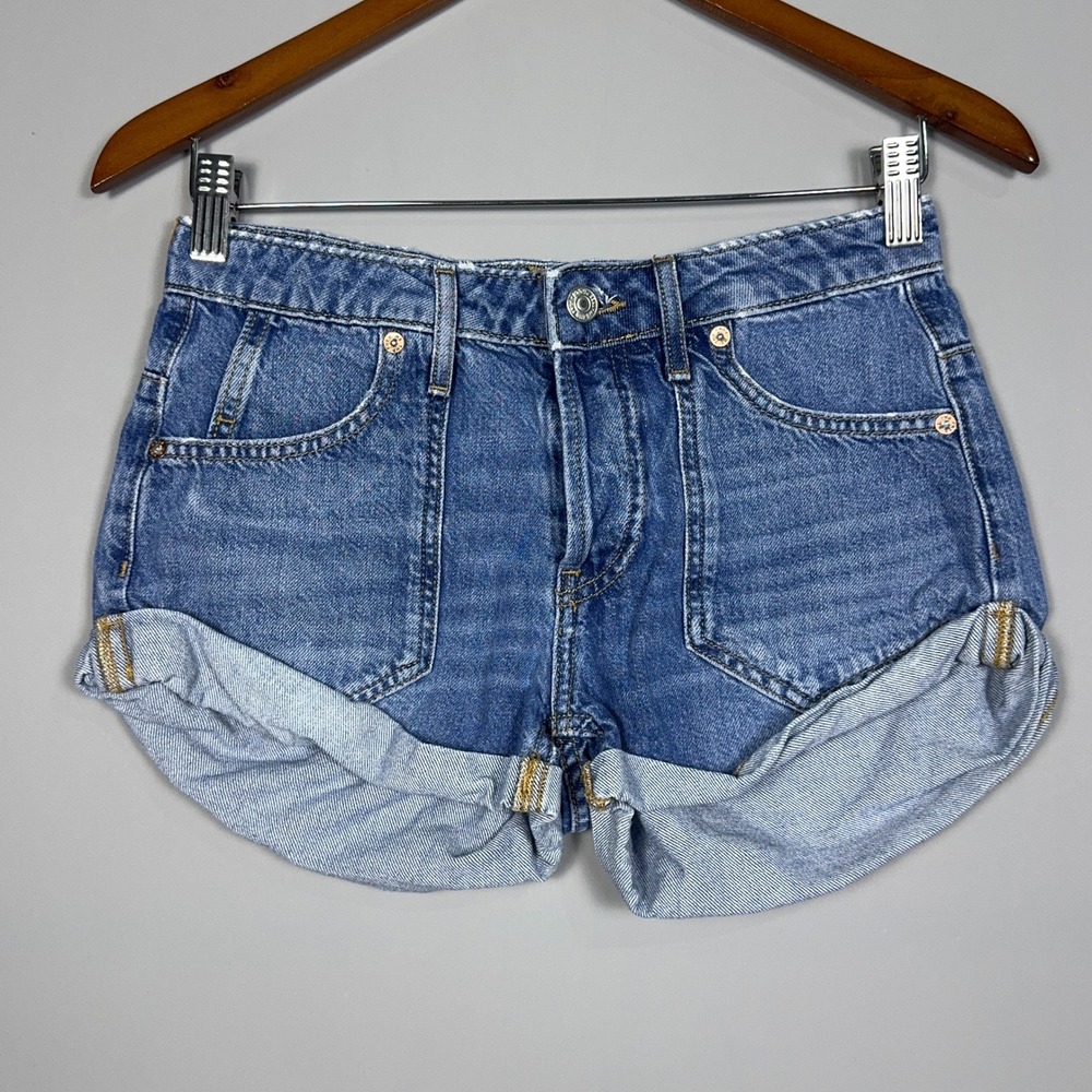 We The Free Beginners Luck Low Rise Shorts Womens Size 24 Blue Boho Cuffed Denim